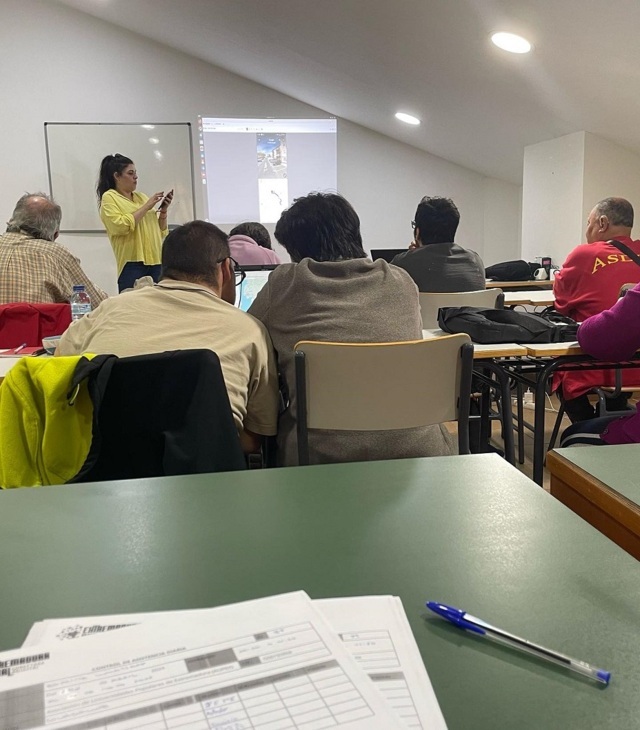 Taller de informática sobre WhatsApp (2025) 2