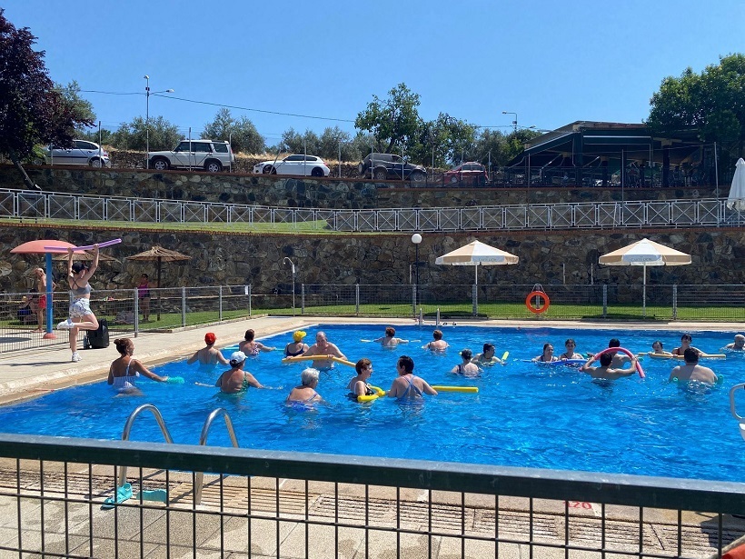 Trabajando la movilidad en la comunidad y participando en aquagym (2025) 1